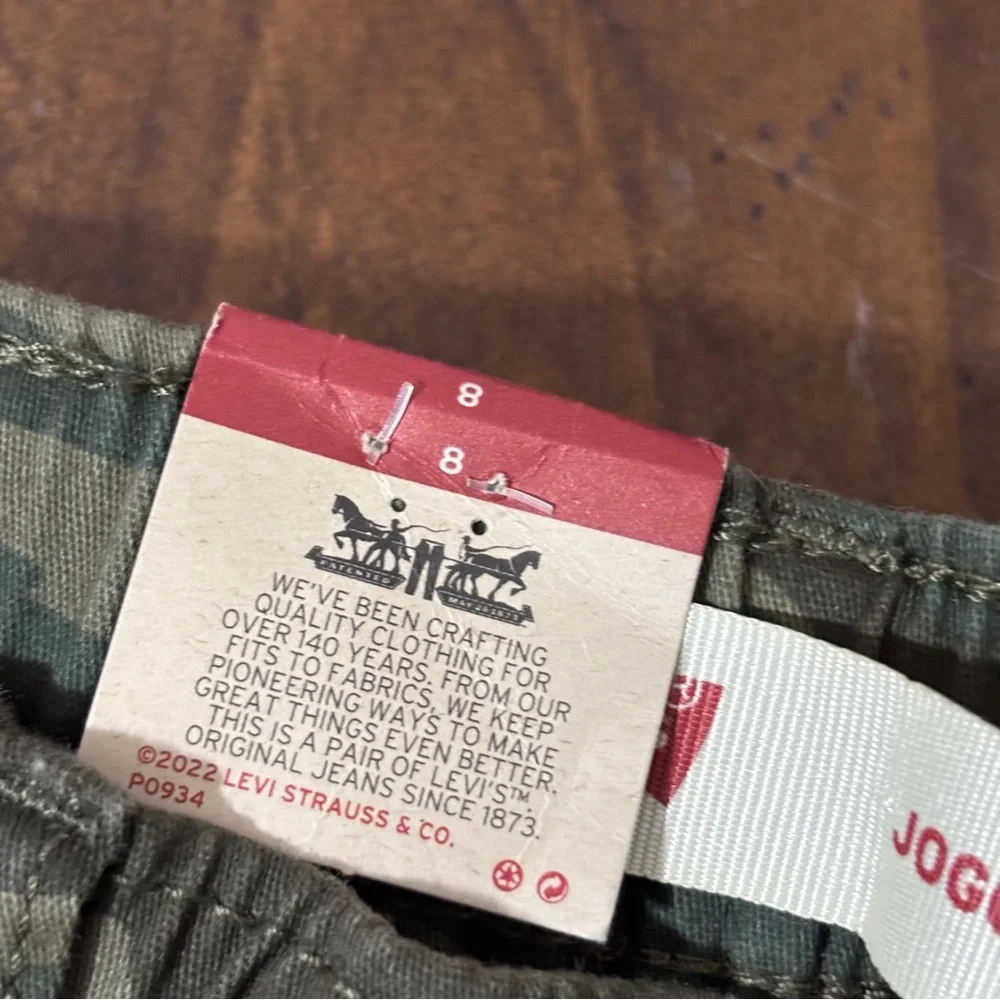 Levi's Youth New Camouflage Twill Joggers/Jeans Green Camo Size 8